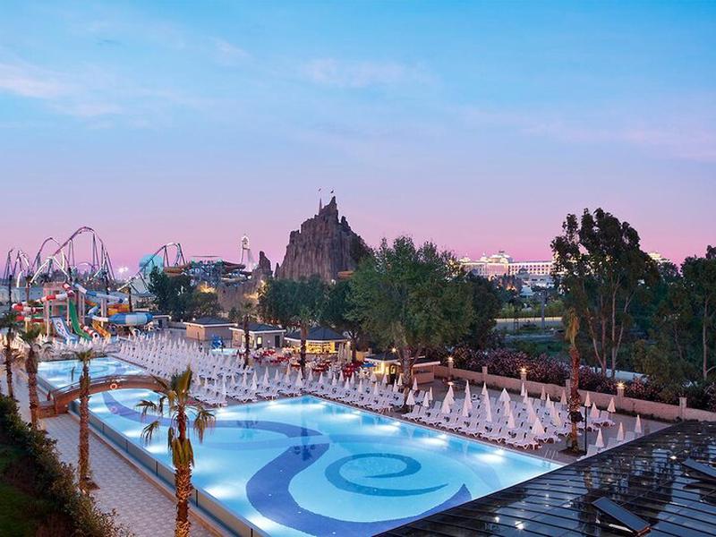 35FC5A32C7441844BC543827973D56A9