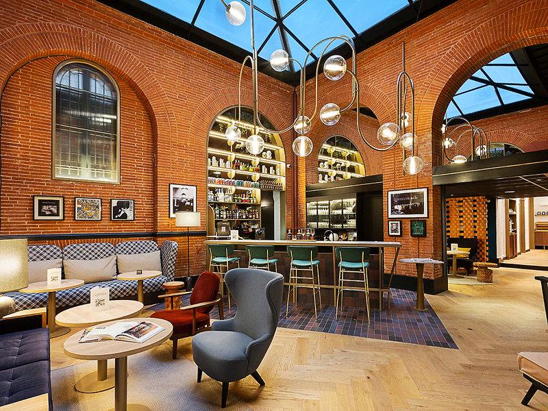 B4A02C69C3F5F5FEA503DC25B4B9A22E