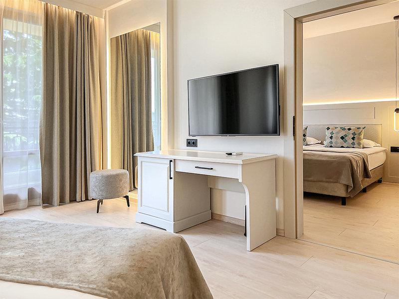 C994A5A3704EDB95D65377A47EF8FC86