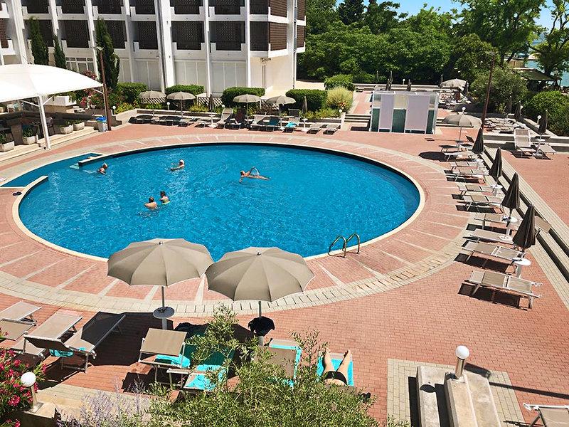 337618ED8B8325856A49F6944945C9D0