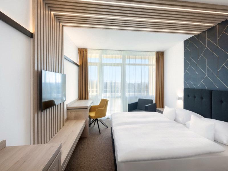 A0BDE0589E840B390AA81F8E5E3EBACA