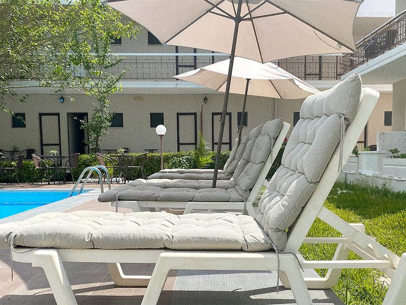 4EBC772A01F4BB698C70692AFF6EC70E