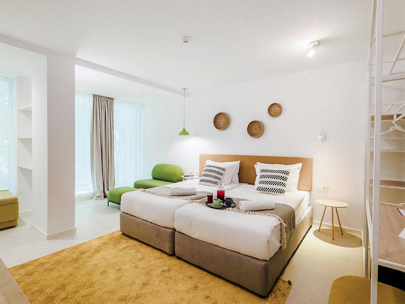 2C19687BB01C28D3064F36D28F12F9EA