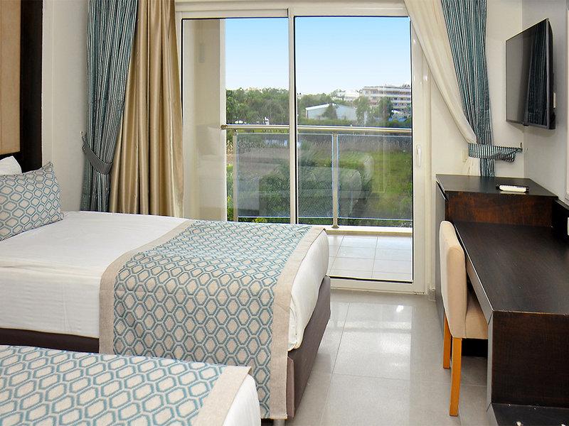 8939C1FC03DAB07831F3D2DEE05C53C2