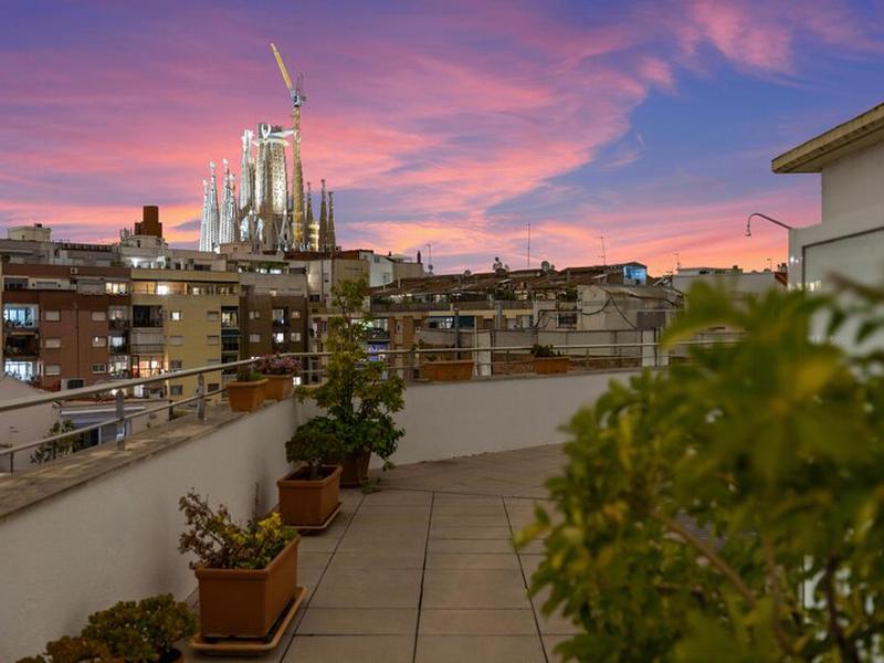 51EC7E645143ABCAC7486E84DB9BE051