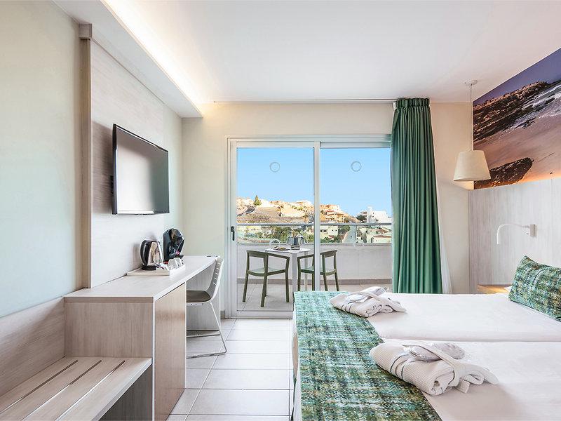 CBBBD78CCB0845E0D70AA28D5F7EA520