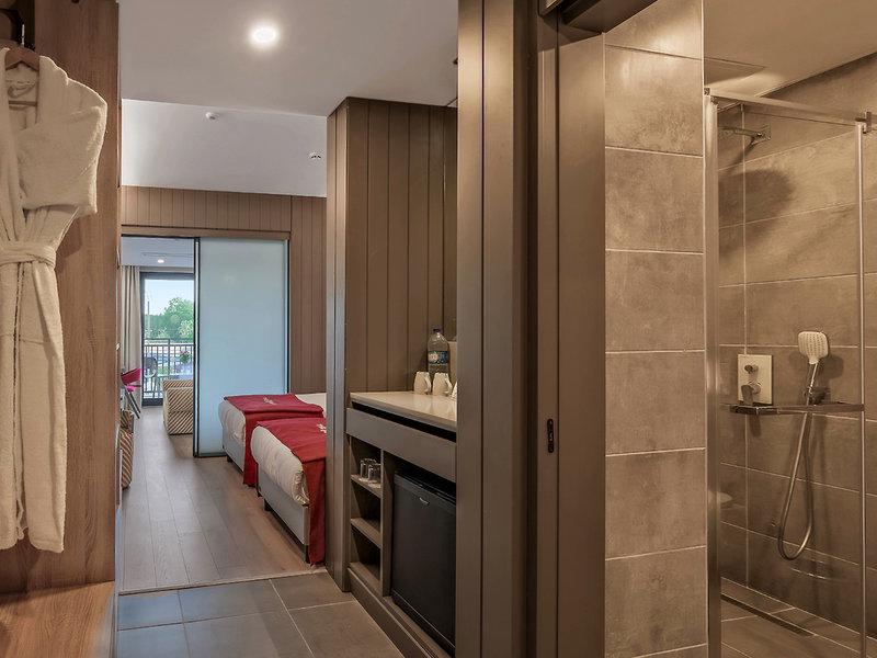 2EE48B4EA2F398165B092B9712DA15E0