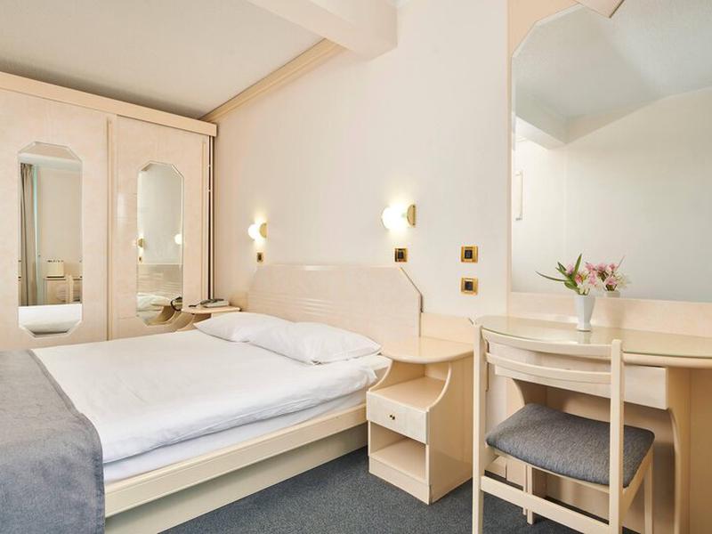 781B6954558E052134E46D5EA45B5FD2