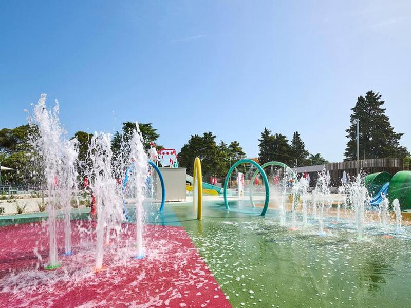 DB716106FA340387C821D364D2039381