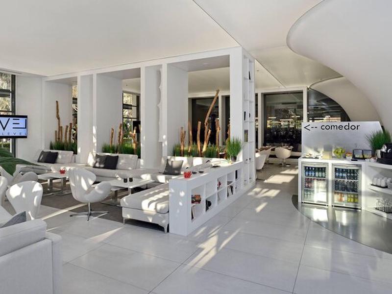 8156C6F4957FDF34D23F0EB3A25F3B63