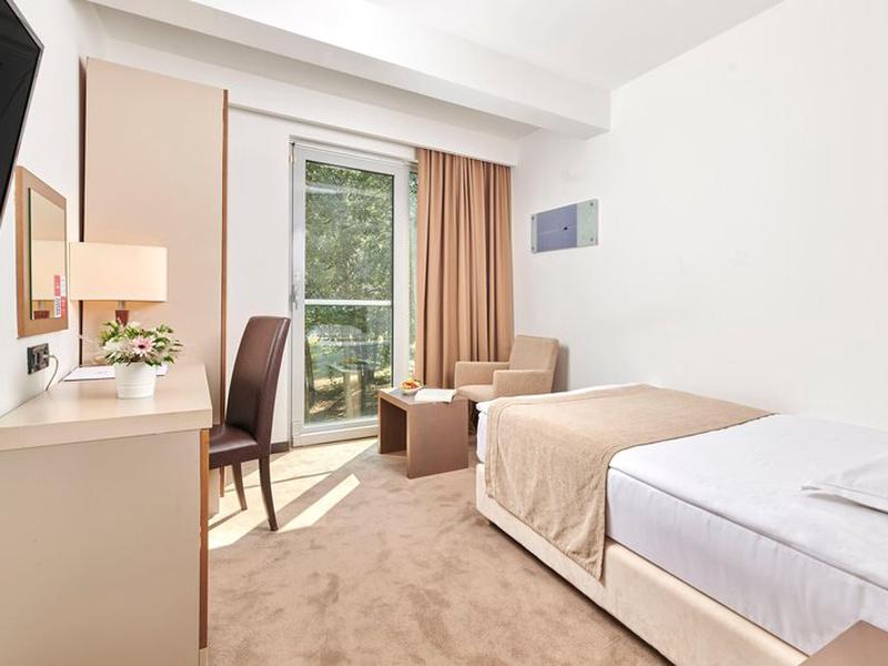 69B44BC0D8EBD3C0017EF6FEEEC1FA8E