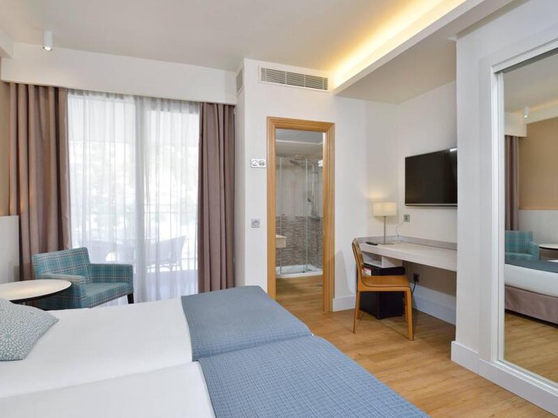 1186DC96779B40319EF2855F7599E488