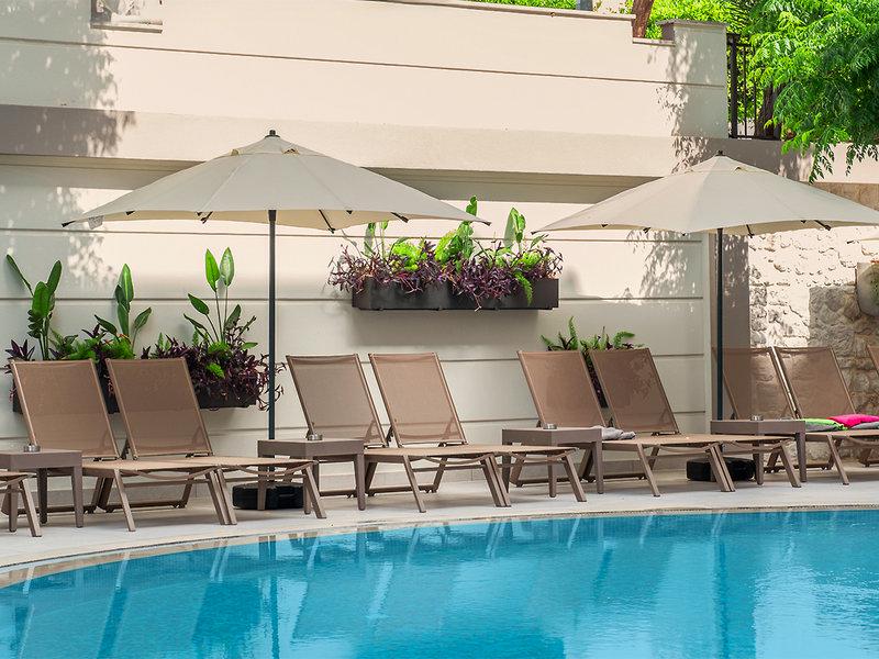 D7006968F3F3F37F8FE6FC9BF2835C38