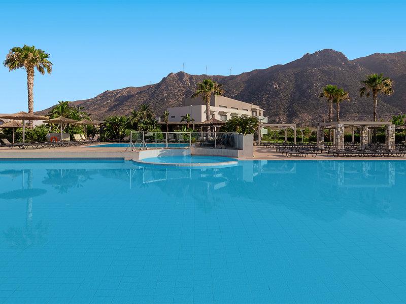 2015FAA1C0D8E76B2A64672D88F05339