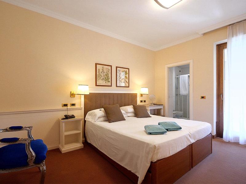 FDE546ED5BFBABFE5E215D028AB3647B