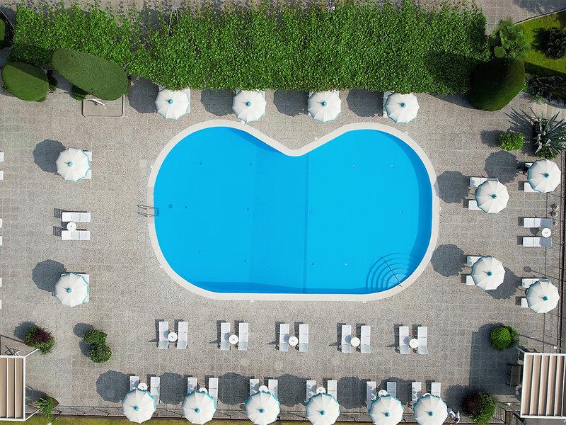 FD2C87E81590A552FD50E58606E453F8