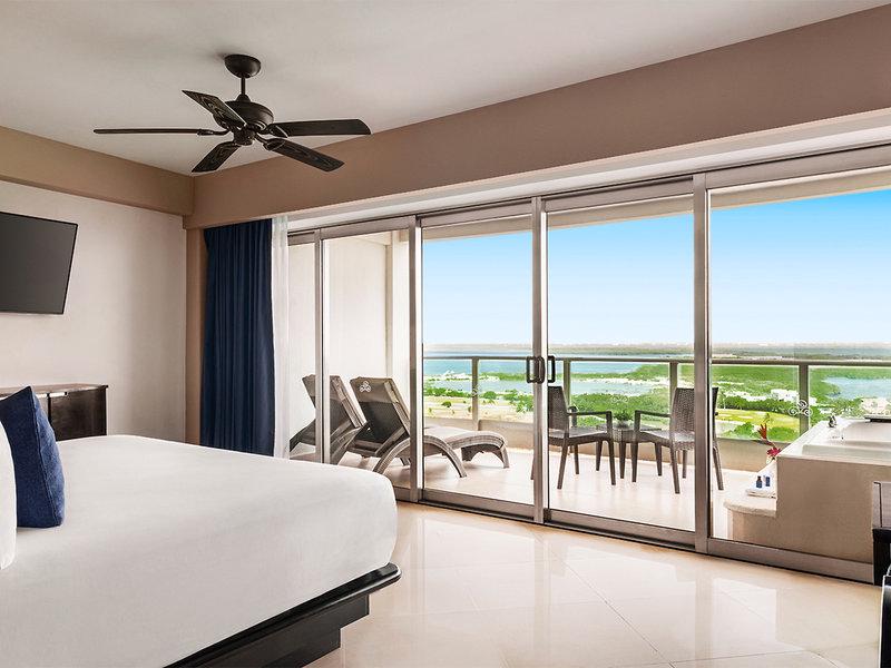 D0AA18F1936E464A15342DFDDE1796C2