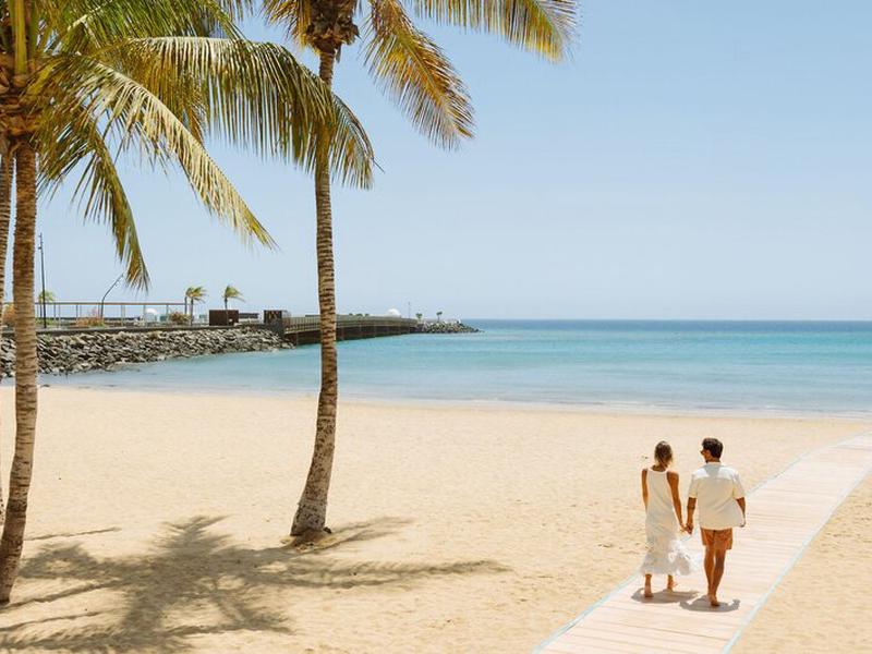 2011FEA3A20A0A28E714364B22B6A2A0