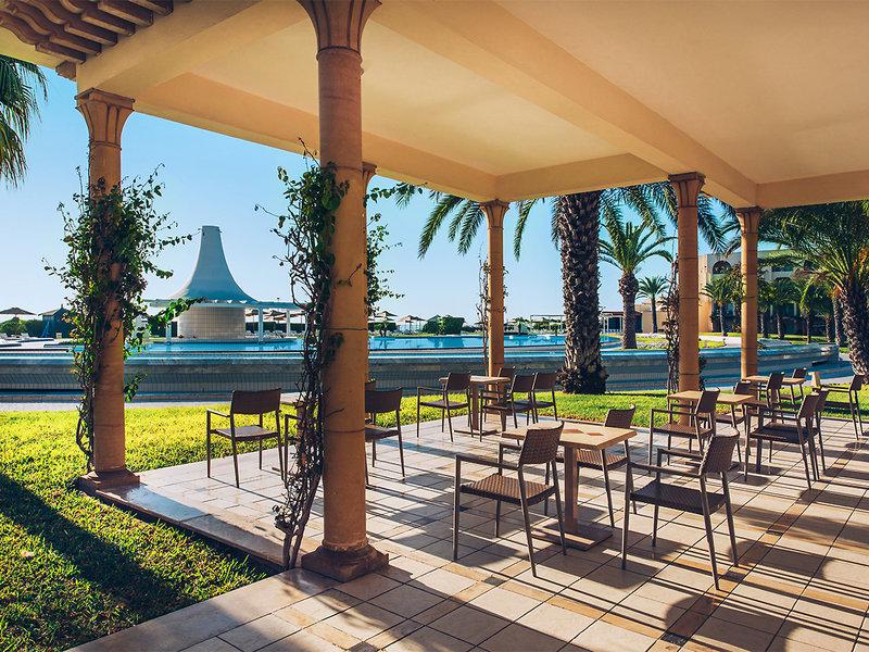 FDA57FABF2D331CD5A6354159BB3301A