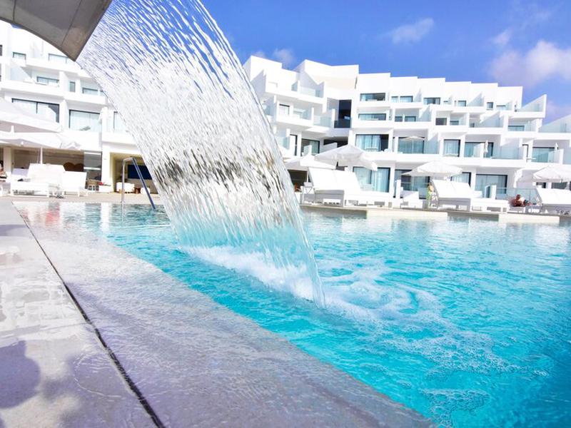 30FA261AB7F8735D3D9355FCBE59FDC9