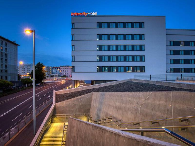 3760B00F8A348A8C9D9163D4F8C180DA