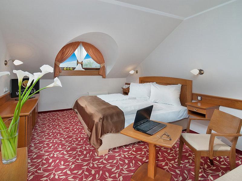 B70072A60EFE97A209D28FAD54A44F52