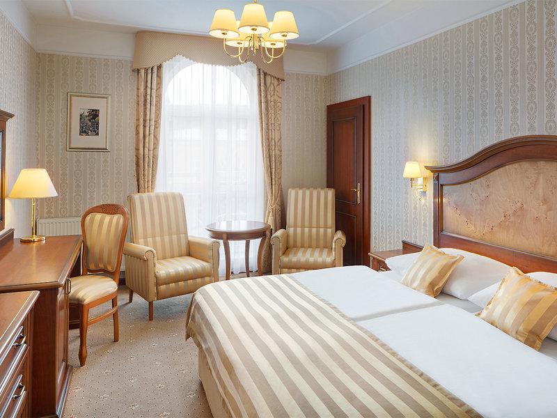 8D73CE233CEC810E21DF2FF537205A5C