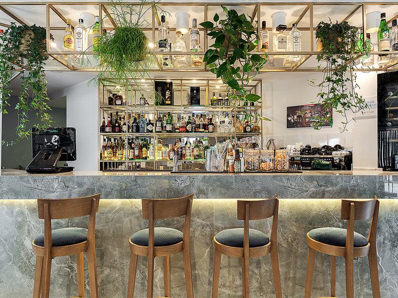 F7C96E521BFD48E6F87ED4EABD2B653D