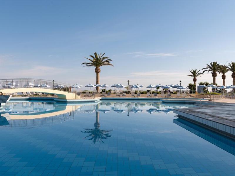 5B99F82924FAA330112F4EF6047E0FDC