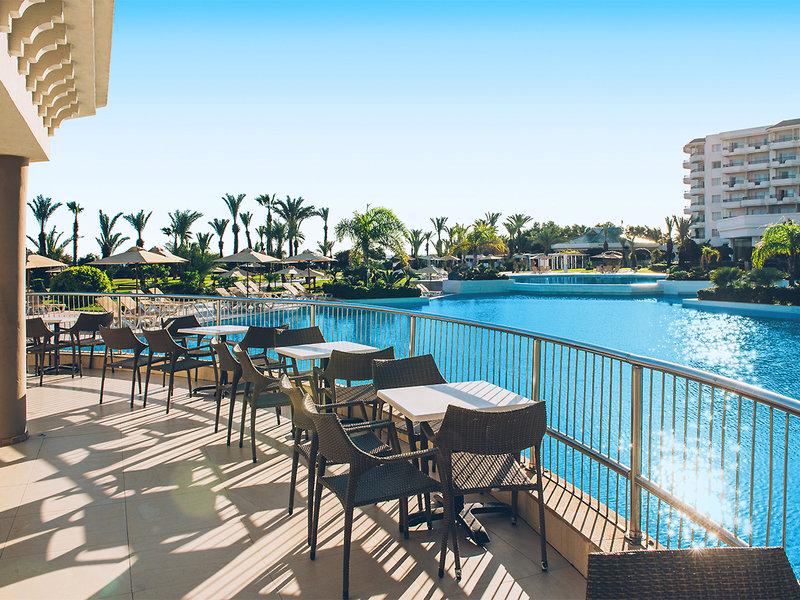 55A2588938C4C94B9193B53495BB911F