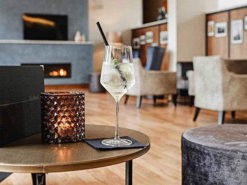 63F295F22DE2E245F26CE5604747E229