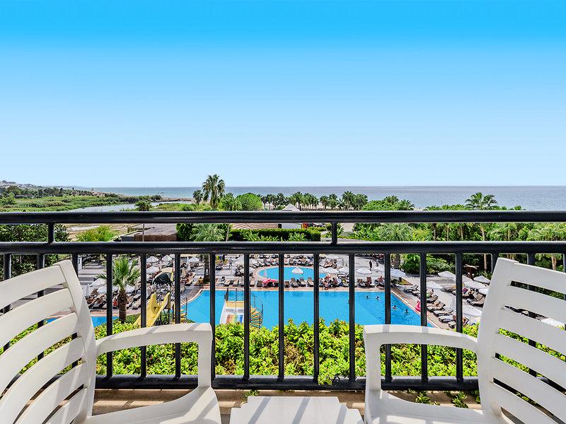 F093906C2D819097A5B3175B23C28588