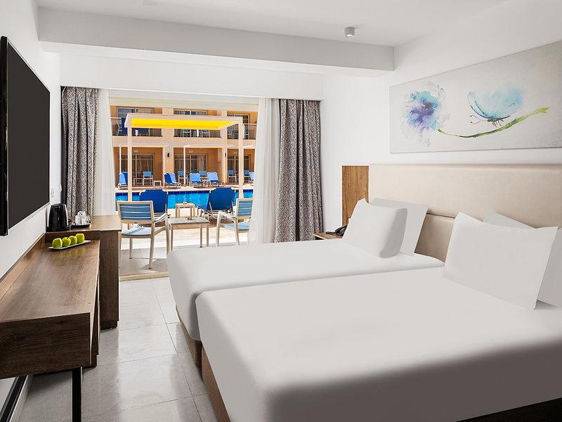 4B8509445B744090CC9CC25BF4C10D07