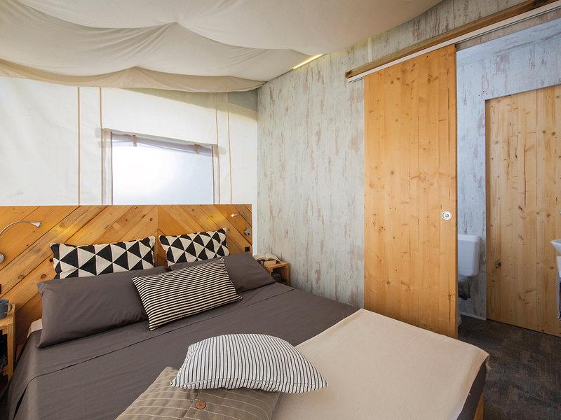 4319564F2D9719EB715185EBBA4168EB