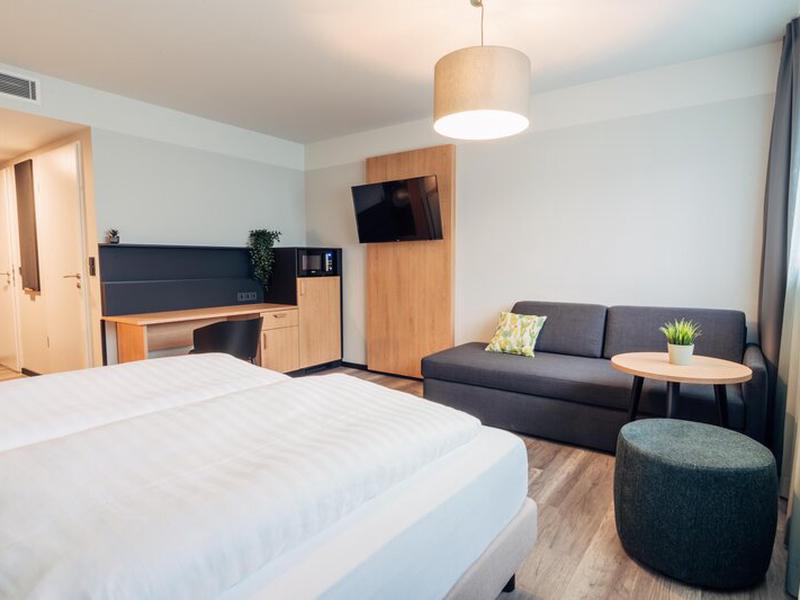 94A5CE43D2F99F86306B563E1D9A3E48