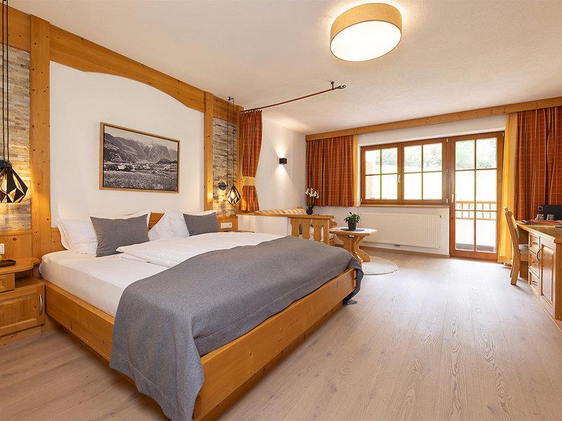 00A6F135FADD5B27B9D15FF94D407743