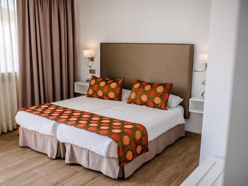 AAB70A5782254E59A8119E1A354B42F5