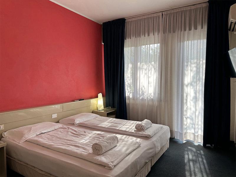 C7022858BC46E508E3D2DFD9476E9F5C