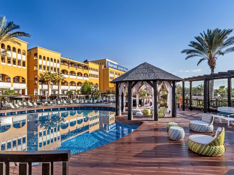 06AB07CCD0E6B93F7B3BCECF931250B7