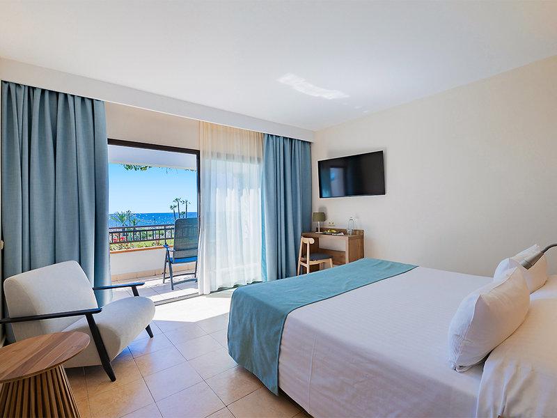 FDBC55E9847E741CDBA775D3D029C28E