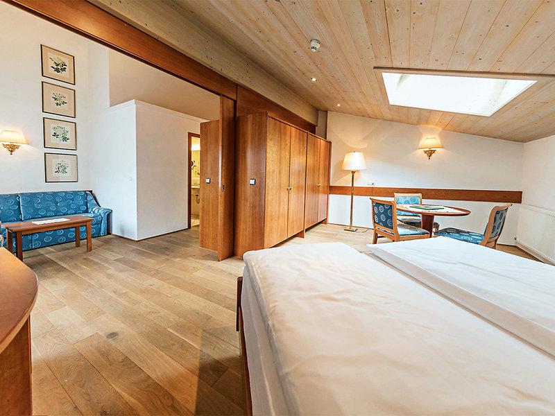 79A03E1E05D2D4F385DA40ED28499675