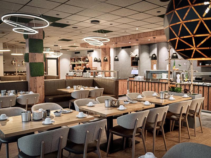 C79002B181F25A97706C9F78292E5B47