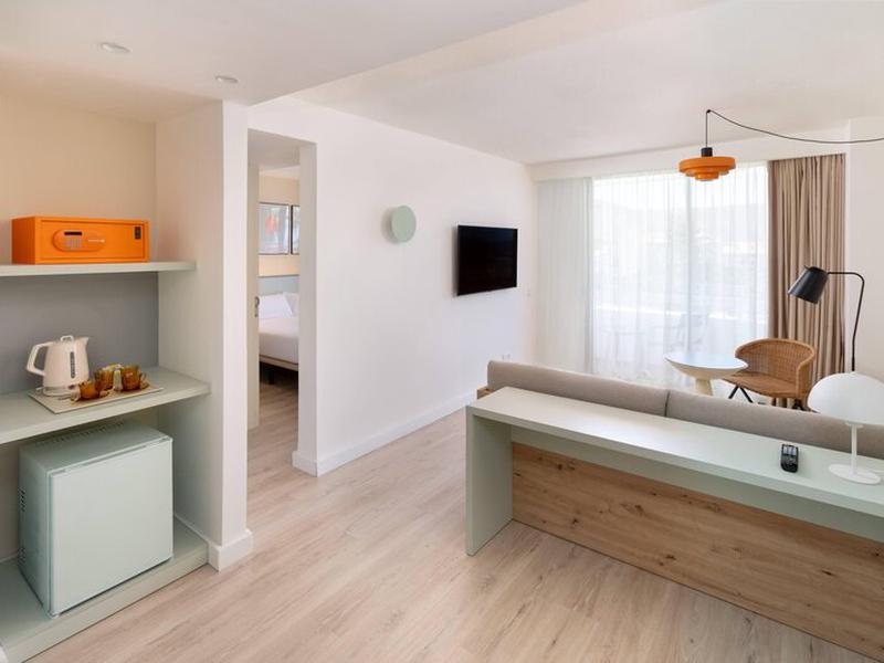 A618E717A875BFAA8FA2E54B81A89C57