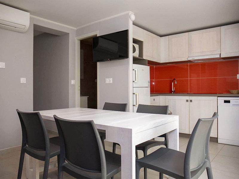 E248DFD0C7620DF70F85FBE4F81E1FF8