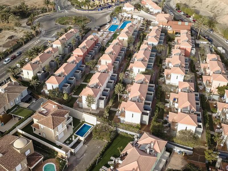 B2E369DE834F9B504DD358C62581F4D9