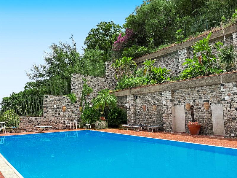 B0FA35D8DB5E17E2CA6D1DEAE0420589