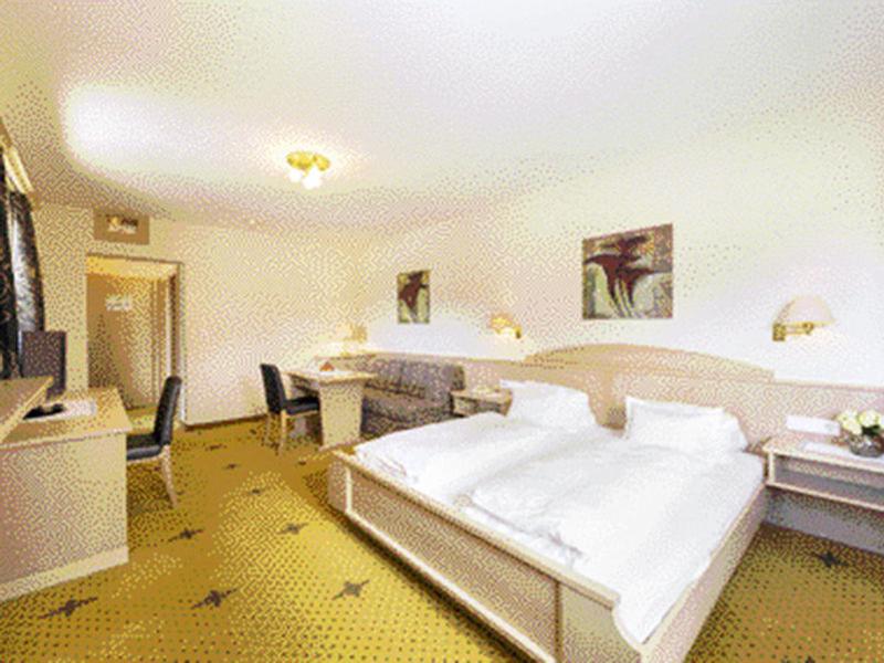 D6C26D33C84121A5297BFAD7C55E4B8B