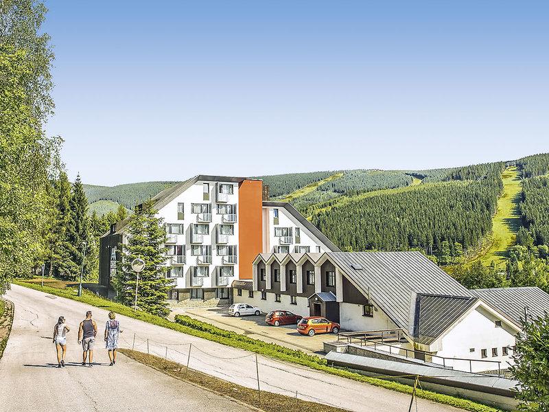 E39AD2E36E84184AE9A5A6E757F5E2BD