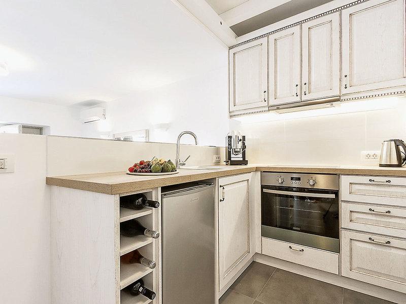 15677E52EA603E448AE2841510A98A65