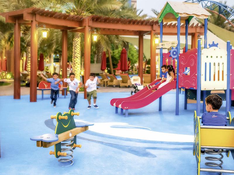 255552C2AF11A18BBE95E2A89894B2E8